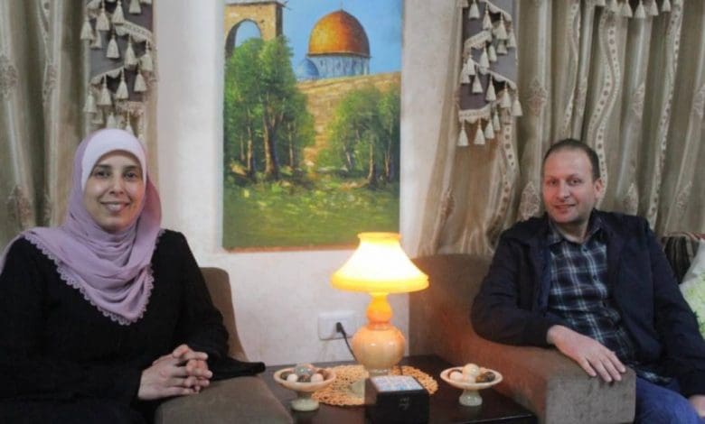 بعد طلبٍ أمريكي.. الأردن يرحّل الأسير الفلسطيني المحرر نزار التميمي 1 5phUV