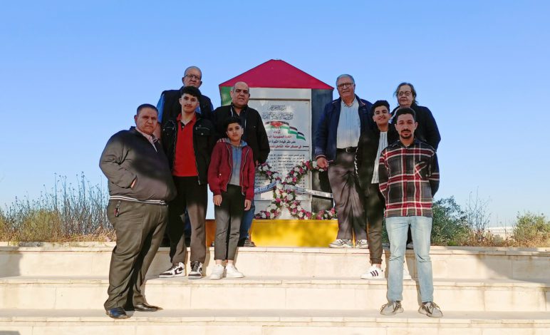 وفد من الوحدة الشعبية يزور أضرحة الشهداء وضريح القائد المؤسس جورج حبش في أول أيام عيد الفطر 6 IMG20230421065841