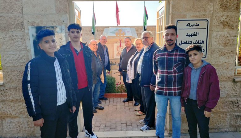 وفد من الوحدة الشعبية يزور أضرحة الشهداء وضريح القائد المؤسس جورج حبش في أول أيام عيد الفطر 2 IMG20230421071521