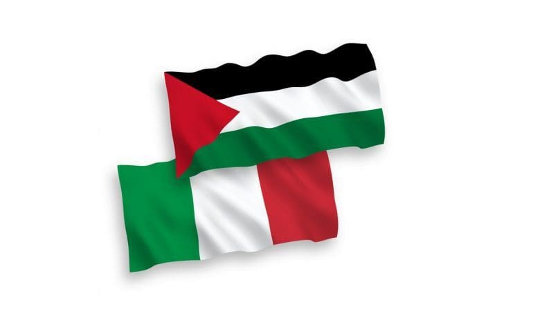 رغم تواطؤ الحكومات الأوروبية.. عمّال إيطاليا يرفضون أن يكونوا شركاء مع الكيان ويرفضون تحميل شحنة أسلحة متوجهة نحو الكيان 1 flags italy and palestine on a white background vector 30216291